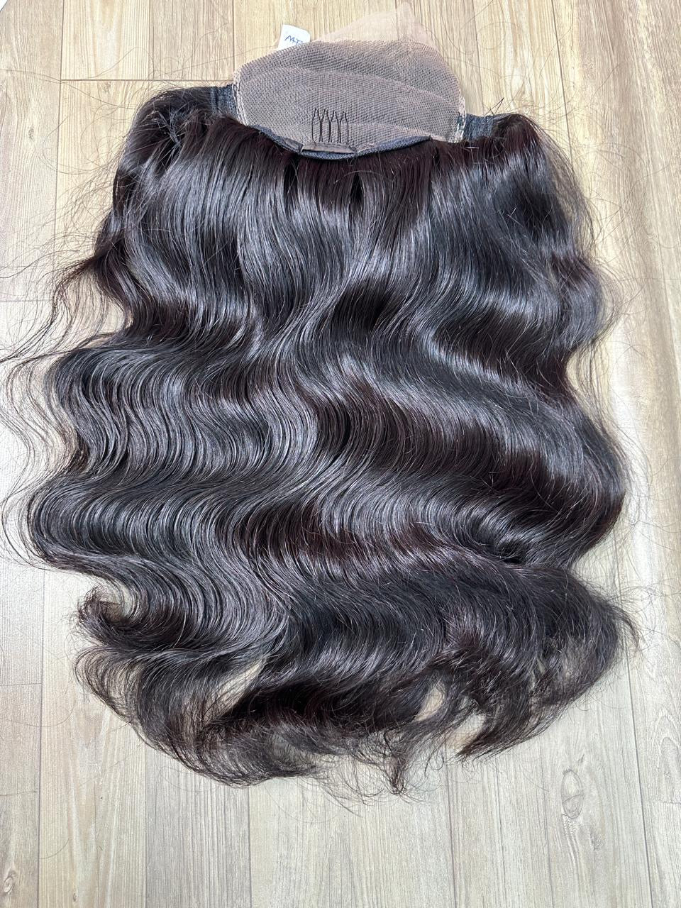 Natural wavy closure unit