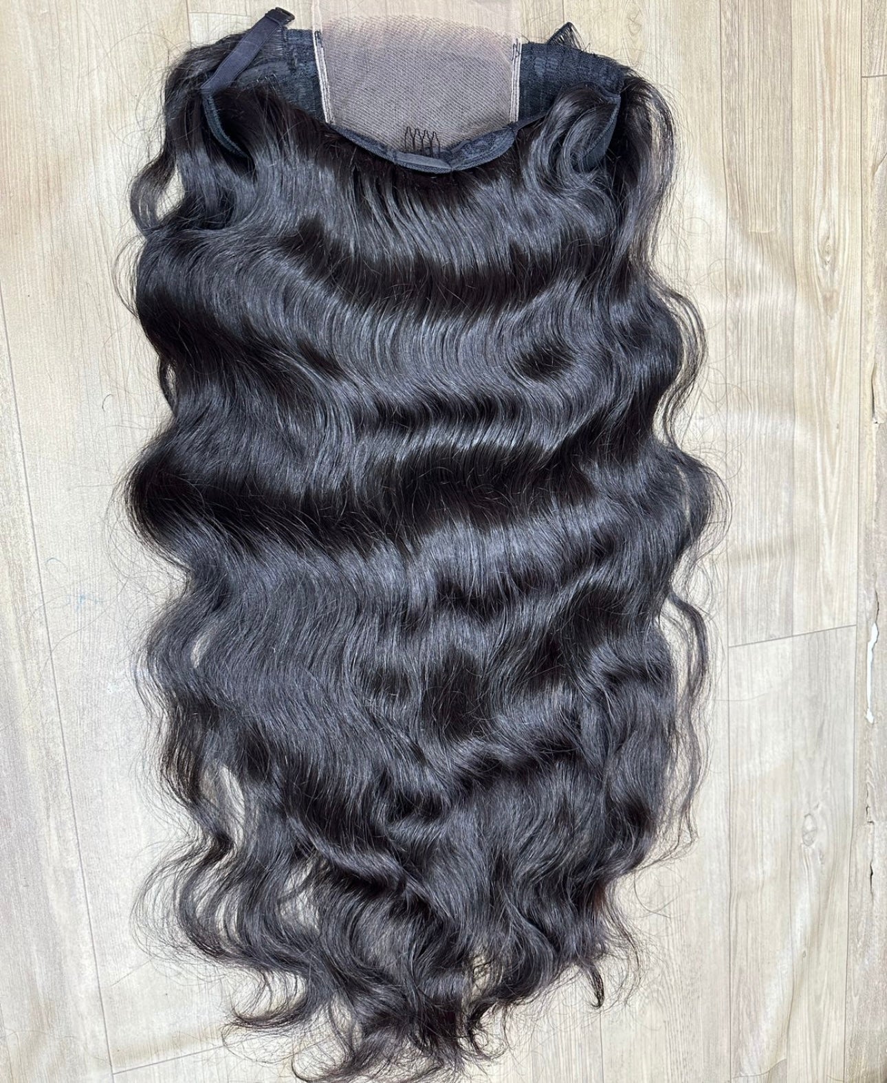 Natural wavy closure unit