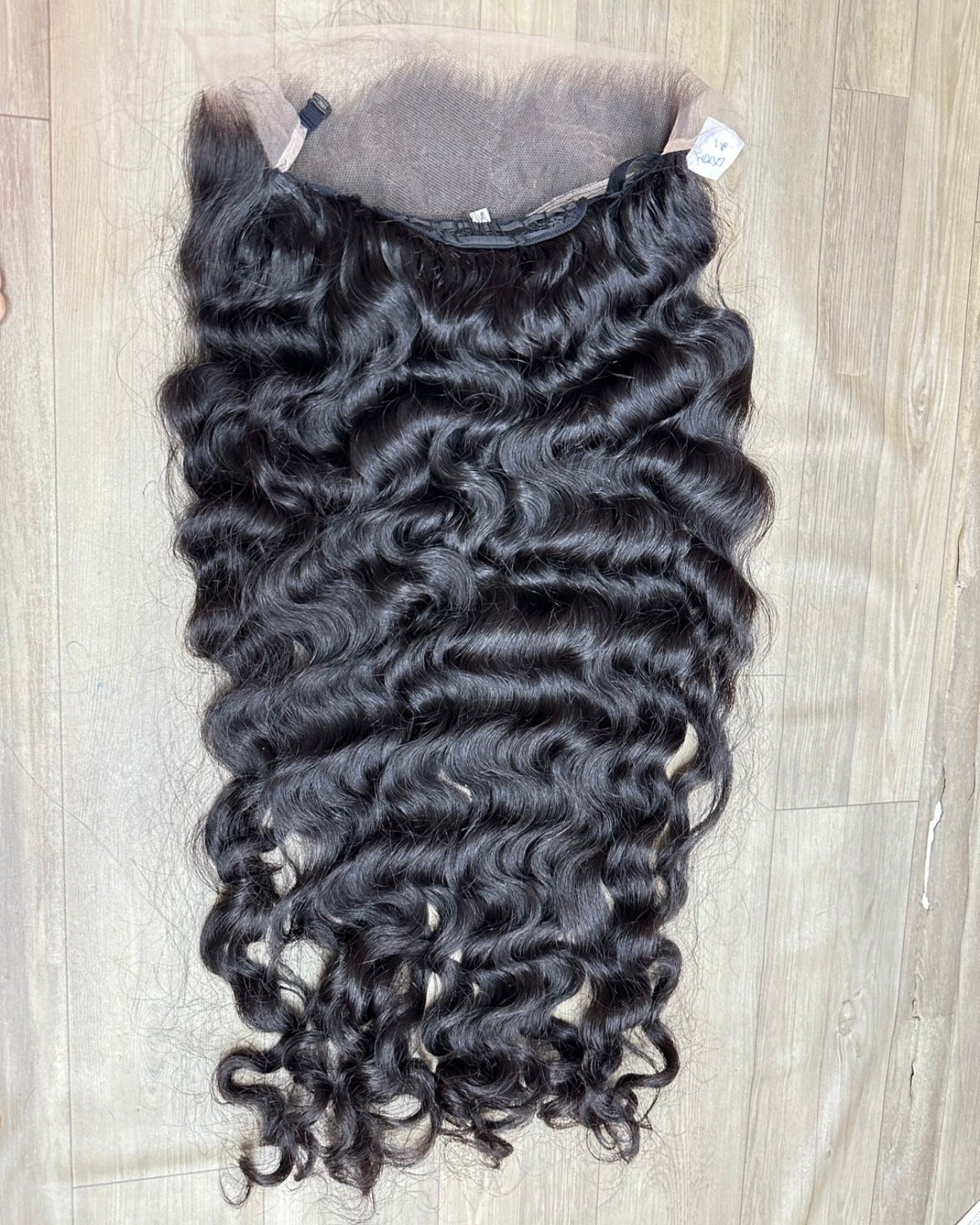 Natural curl closure unit